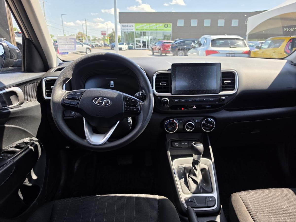 Hyundai Venue ESSENTIAL TWO TONES SIEGES CHAUFFANTS BLUETOOTH CAMERA 2025 — photo 13