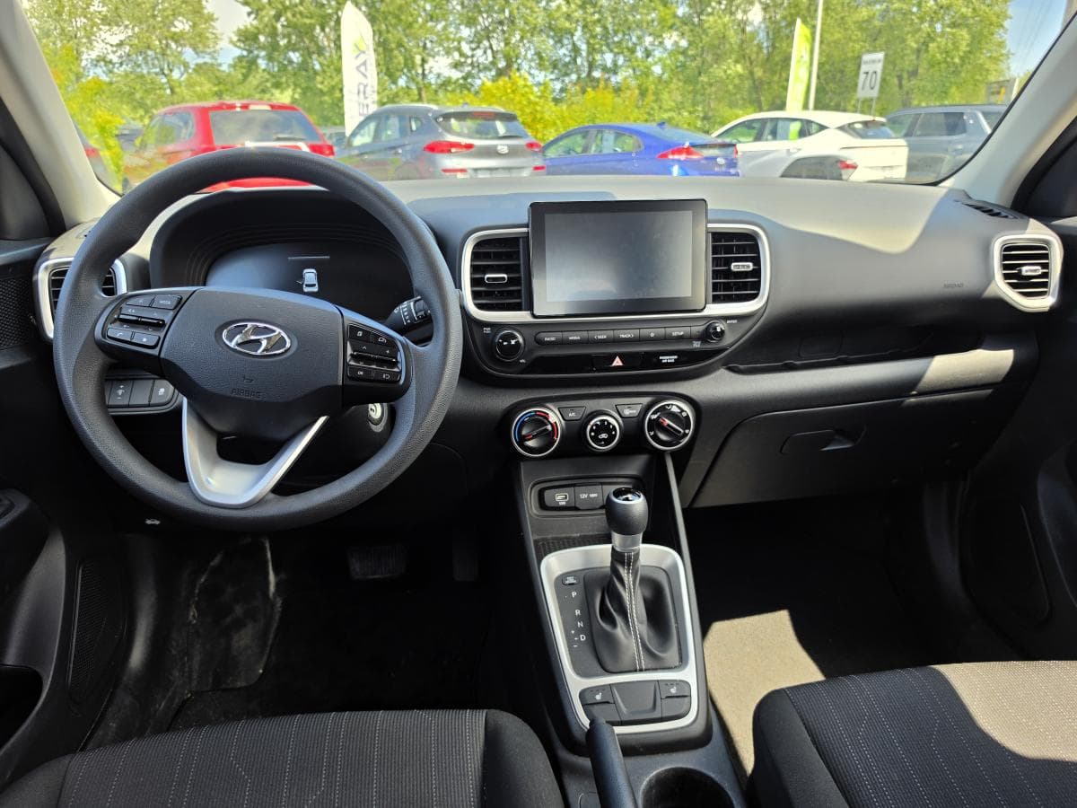 Hyundai Venue Essential IVT 2024 — photo 13