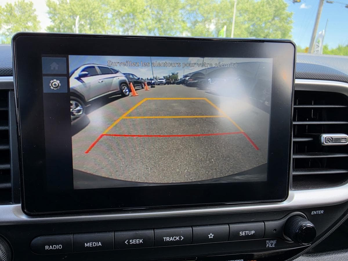 Hyundai Venue Essential IVT 2024 — photo 17