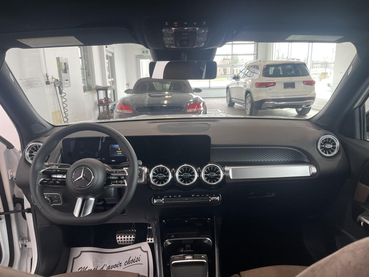 Mercedes-Benz GLB 250 2026 — photo 13
