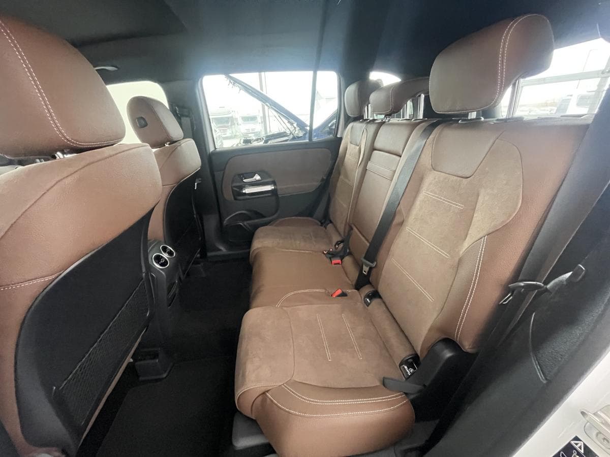Mercedes-Benz GLB 250 2026 — photo 14