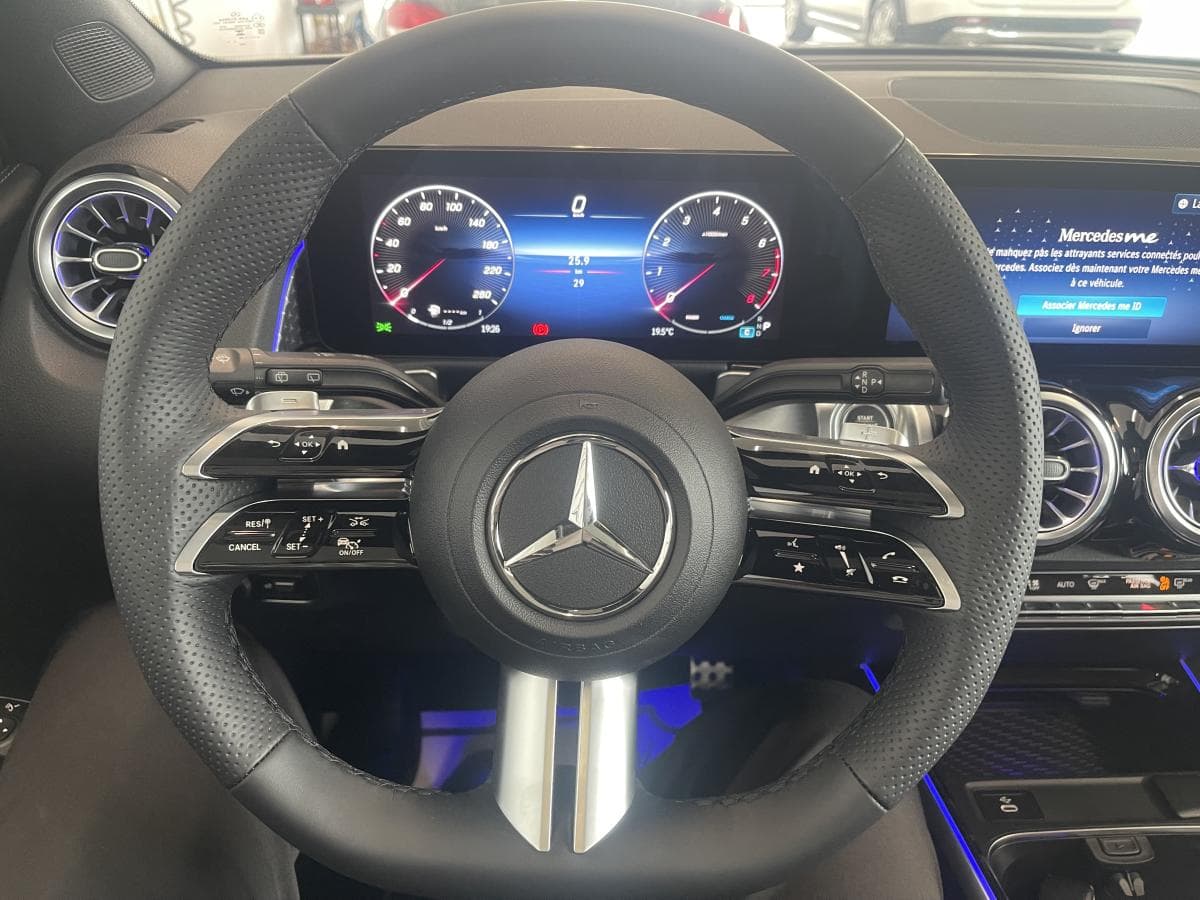 Mercedes-Benz GLB 250 2026 — photo 17