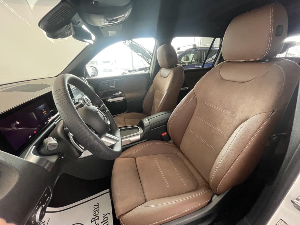 Mercedes-Benz GLB 250 2026 — photo 9