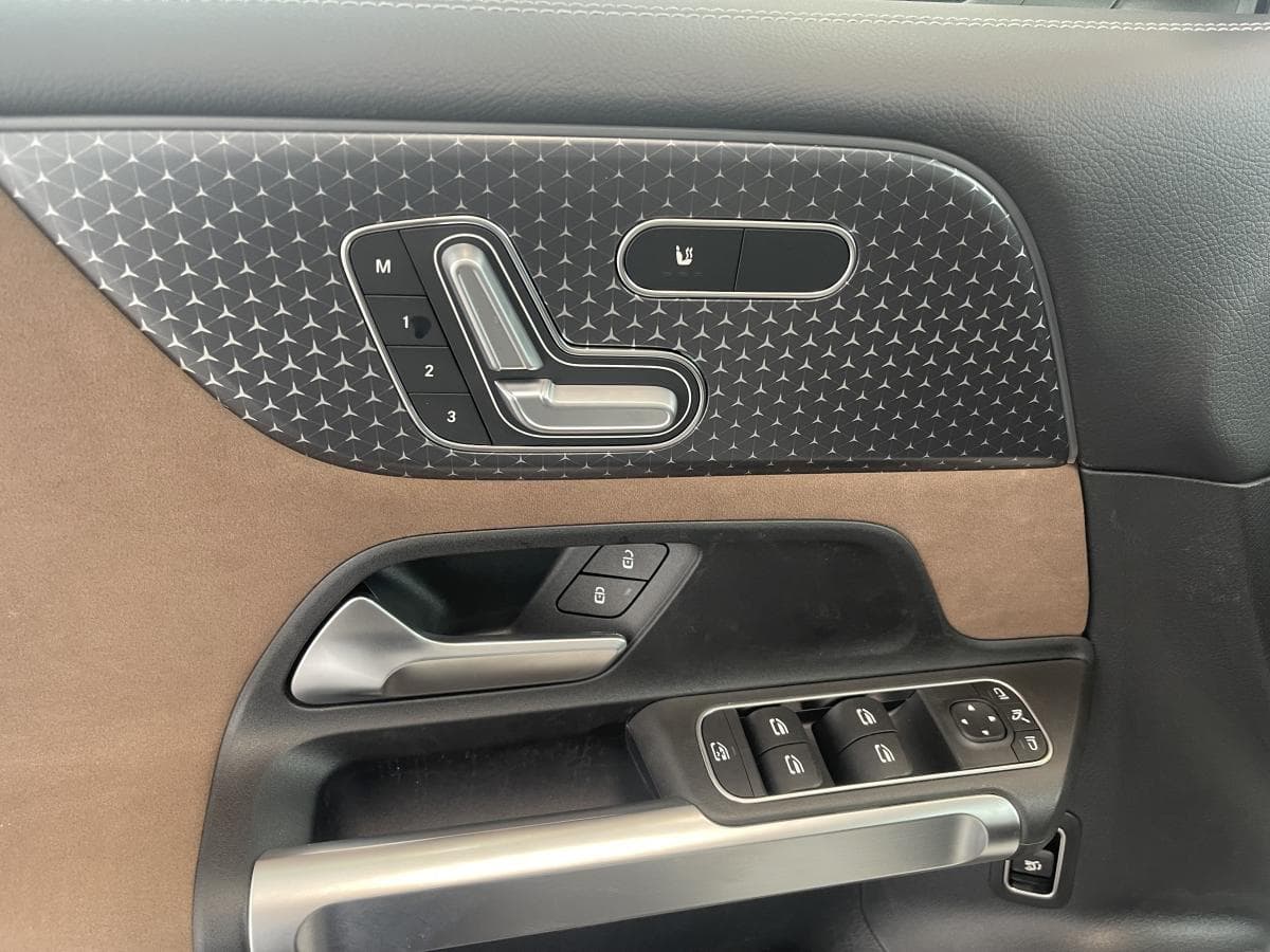 Mercedes-Benz GLB 250 2026 — photo 10