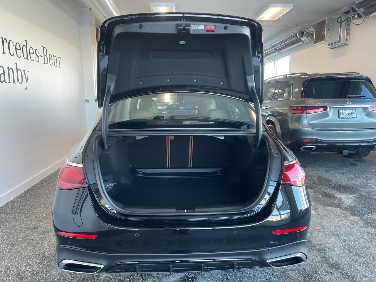 Mercedes-Benz E 350 2026 — photo 6
