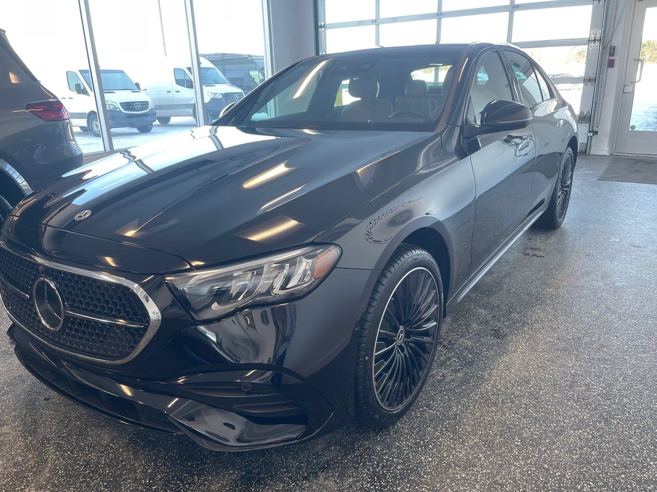 Mercedes-Benz E 350 2026 — photo 9