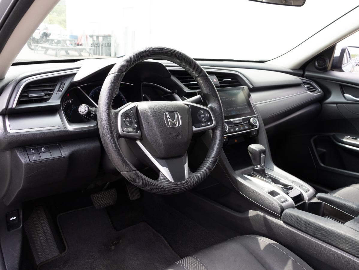 Honda Civic 2018 — photo 13