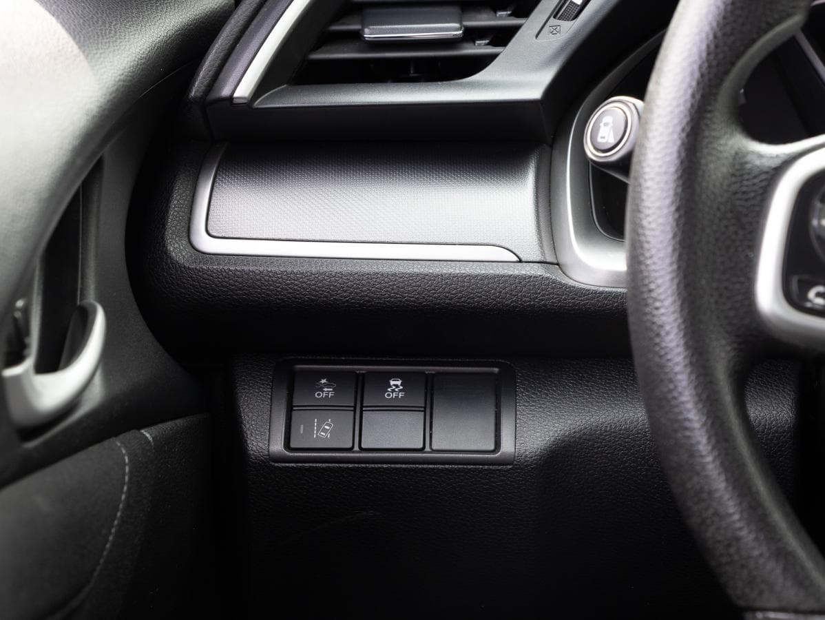 Honda Civic 2018 — photo 16
