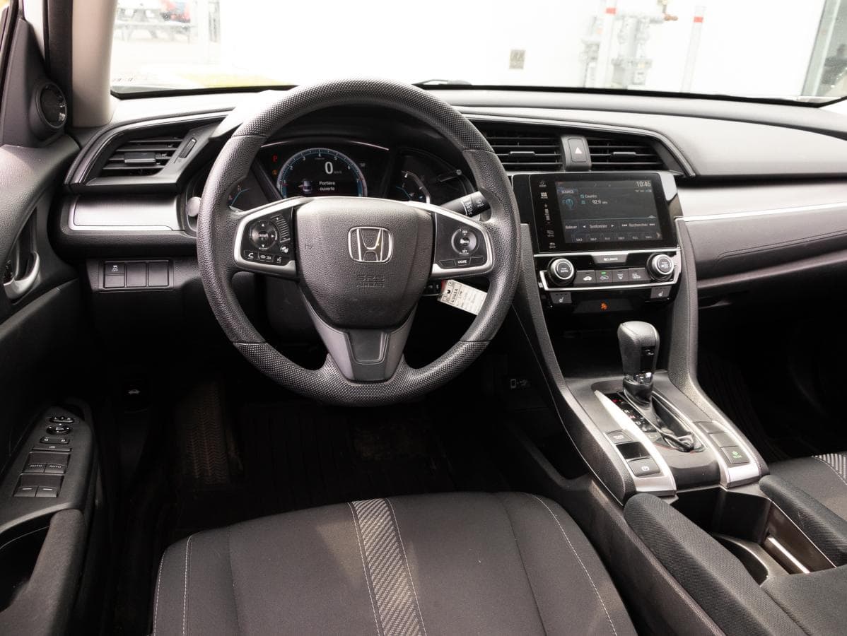 Honda Civic 2018 — photo 11