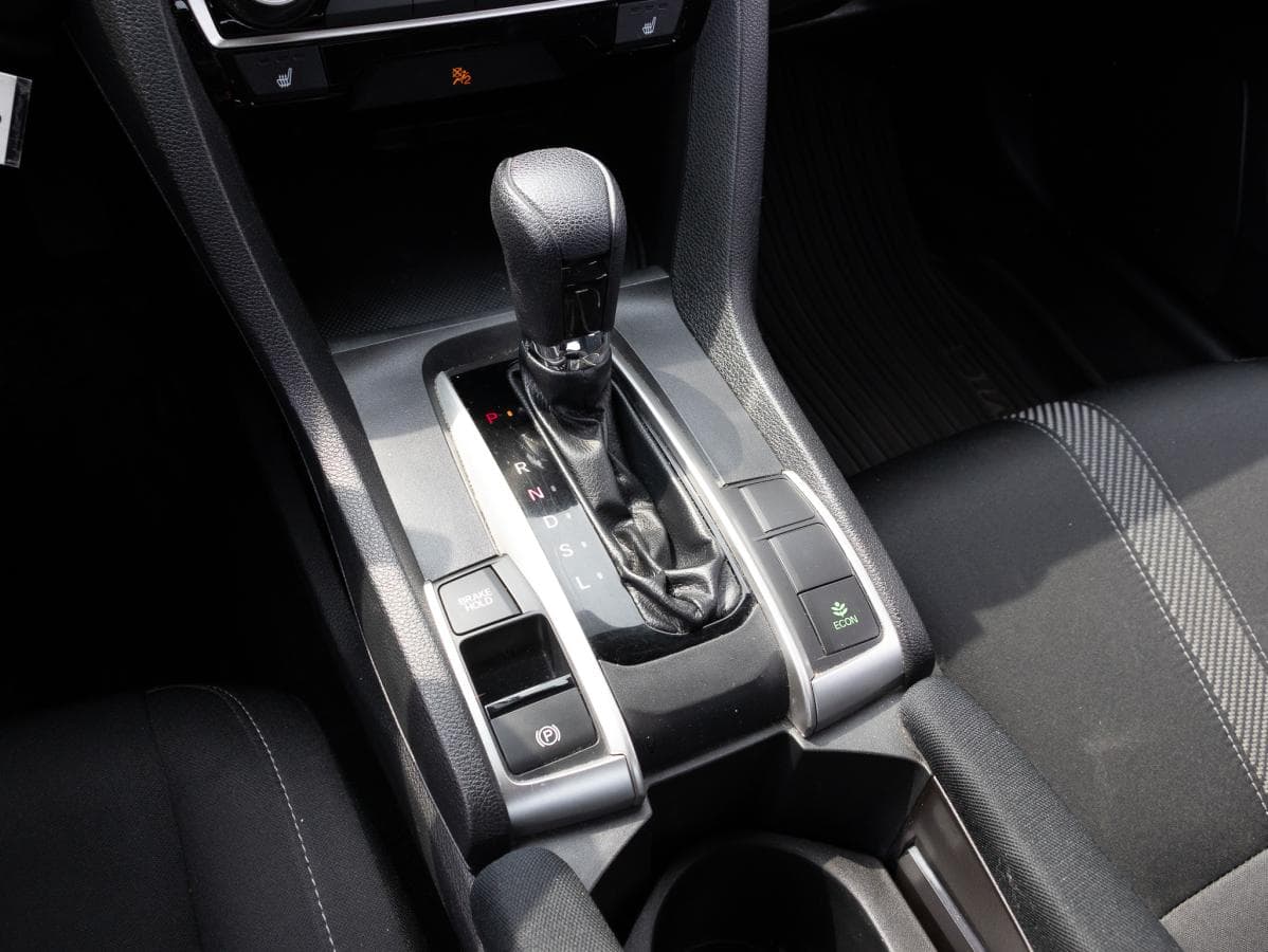 Honda Civic 2018 — photo 19