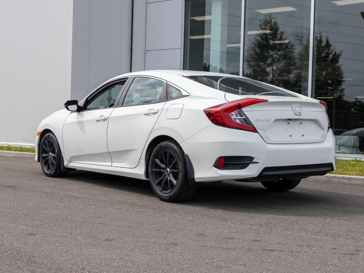 Honda Civic 2018 — photo 7