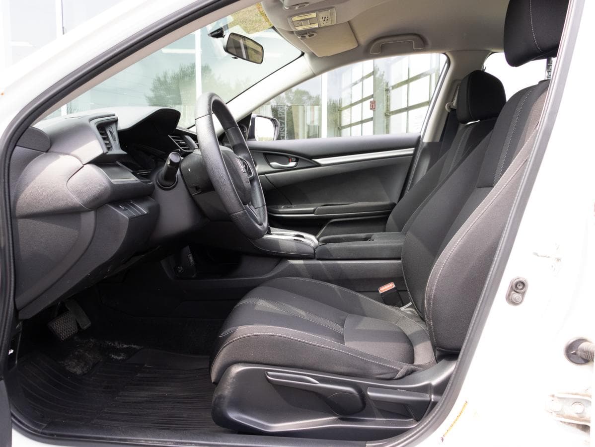 Honda Civic 2018 — photo 9