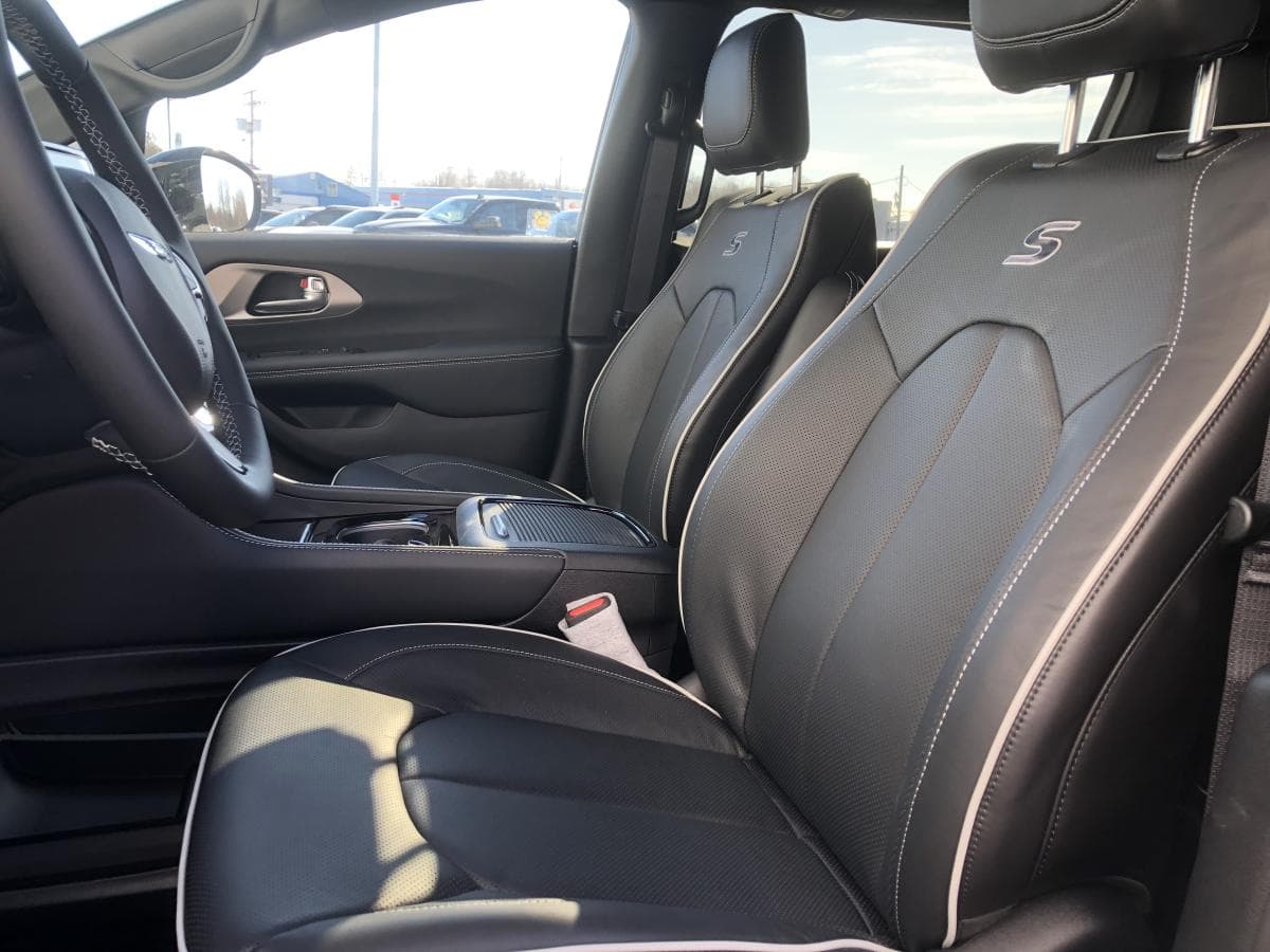 Chrysler Pacifica Hybrid 2024 — photo 8