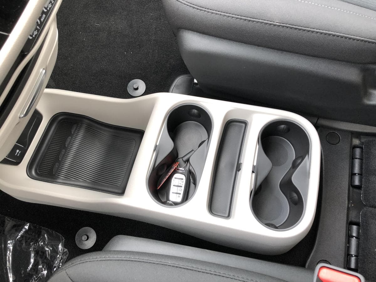 Chrysler Grand Caravan 2024 — photo 10