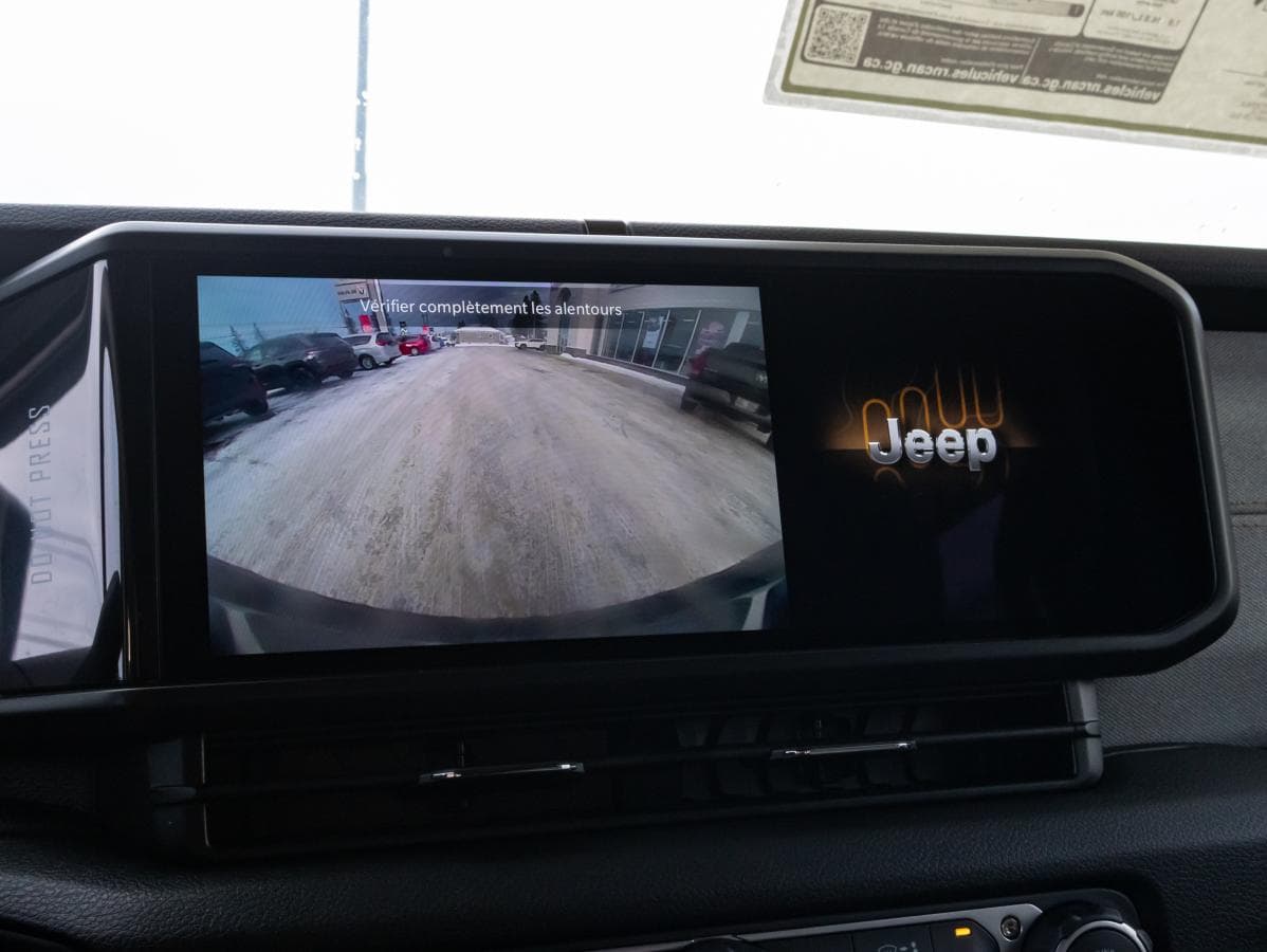 Jeep Wrangler 2026 — photo 12