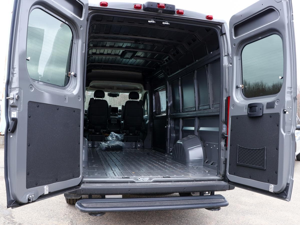 RAM ProMaster 3500 2026 — photo 11