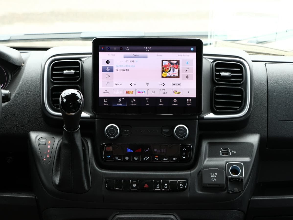 RAM ProMaster 3500 2026 — photo 15