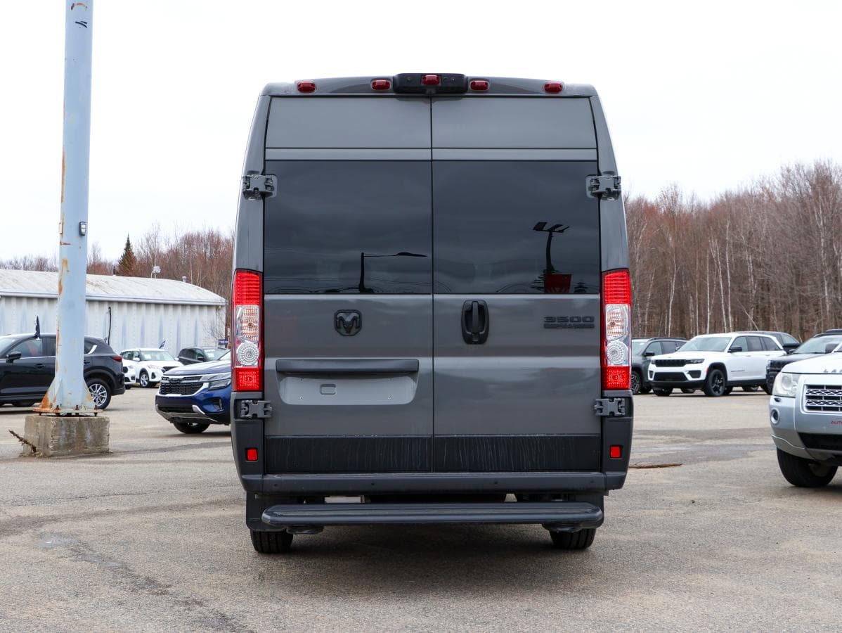 RAM ProMaster 3500 2026 — photo 6