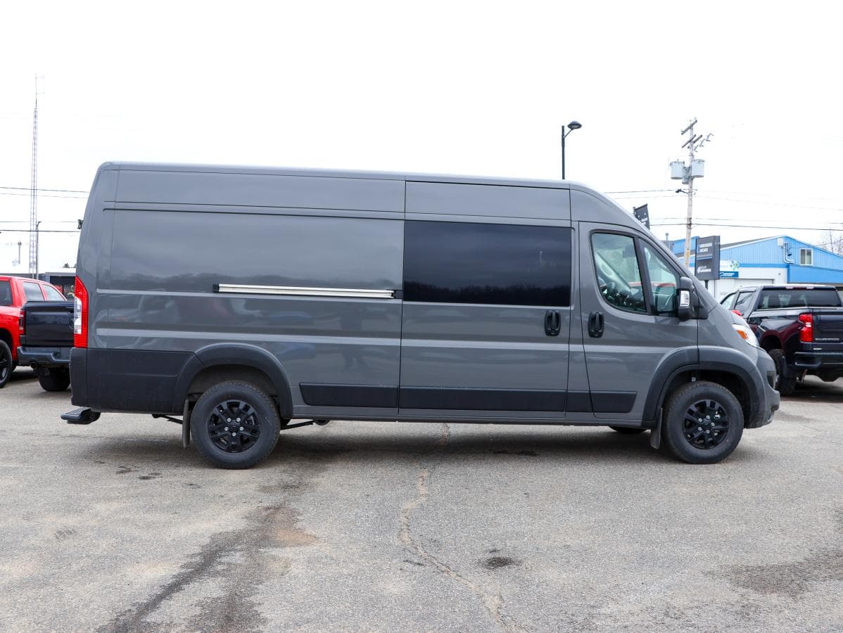 RAM ProMaster 3500 2026 — photo 7