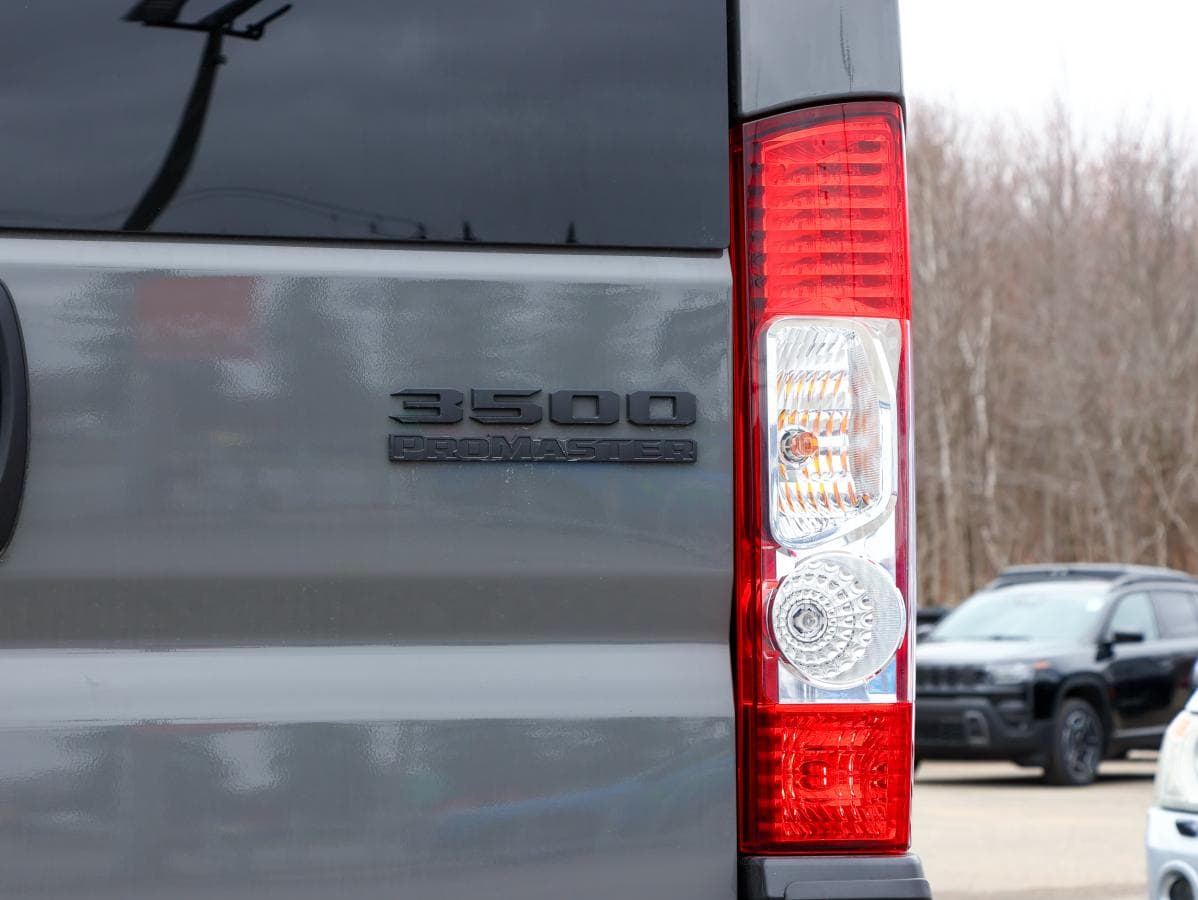 RAM ProMaster 3500 2026 — photo 9