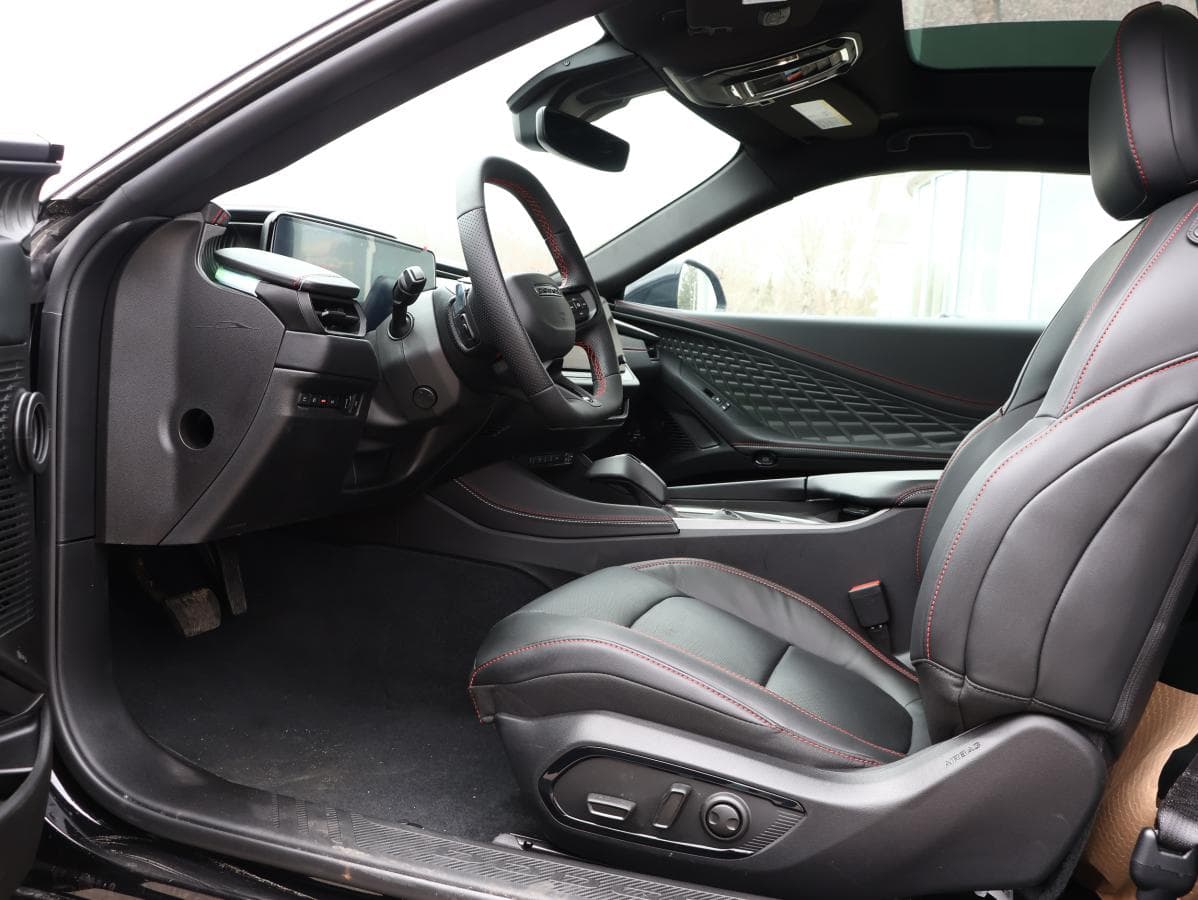 Dodge Charger 2026 — photo 8
