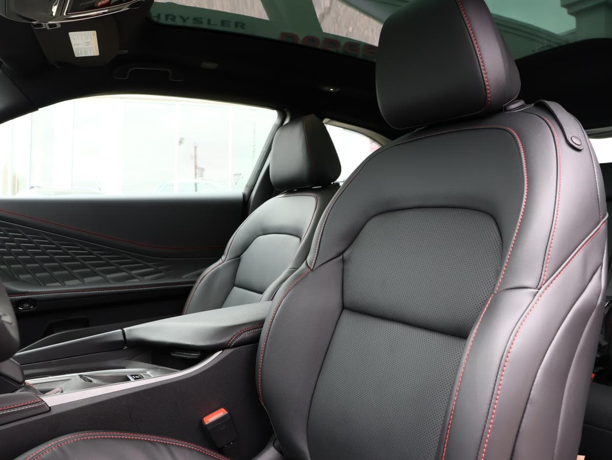 Dodge Charger 2026 — photo 9