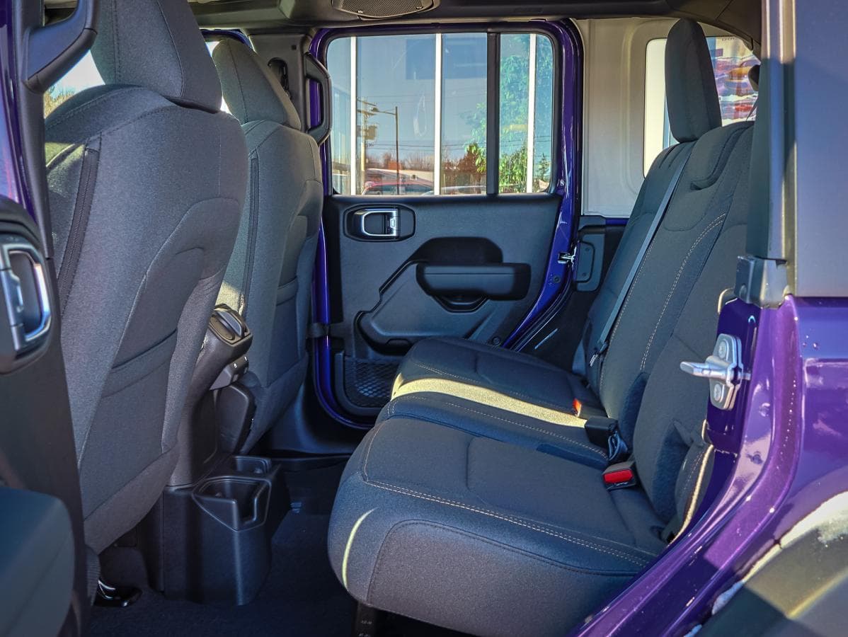 Jeep Wrangler 2026 — photo 9