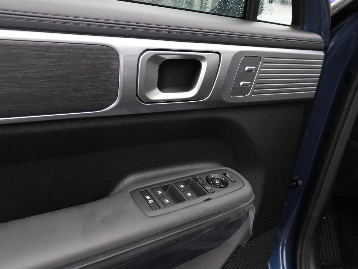 Hyundai Santa Fe 2025 — photo 9