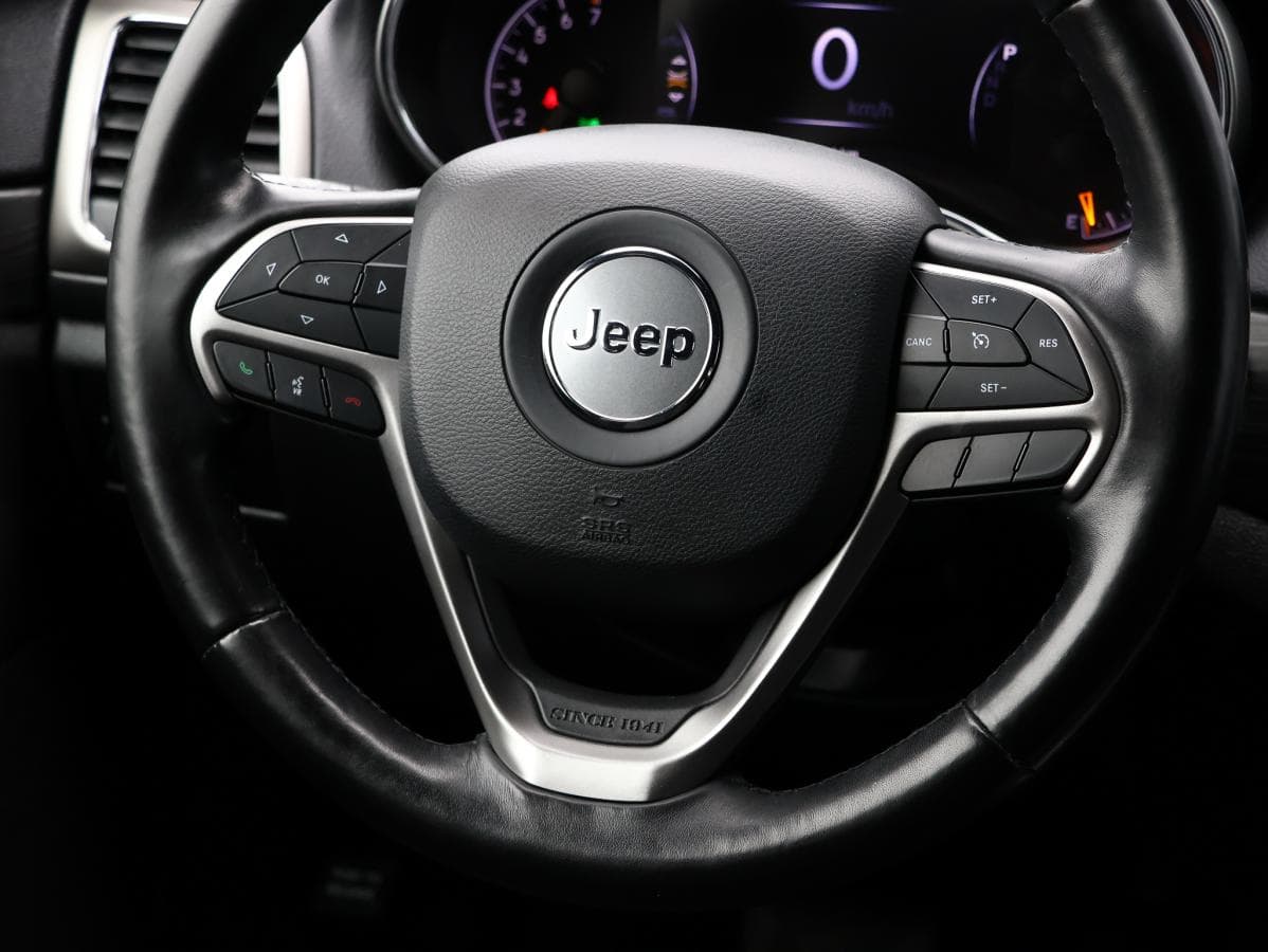 Jeep Grand Cherokee 2021 — photo 16