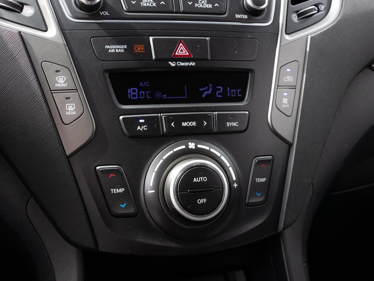 Hyundai Santa Fe 2017 — photo 21