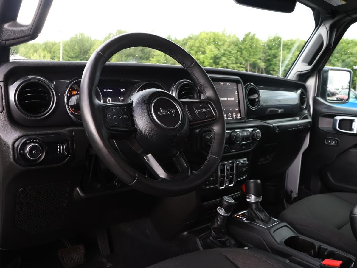 Jeep Wrangler 2023 — photo 12