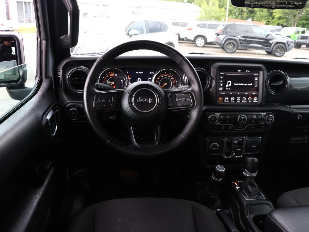 Jeep Wrangler 2023 — photo 13