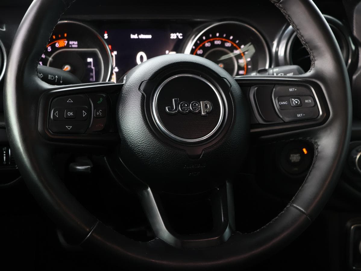 Jeep Wrangler 2023 — photo 14