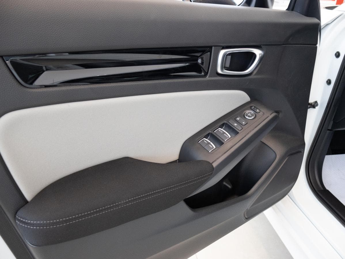 Honda Civic 2026 — photo 9