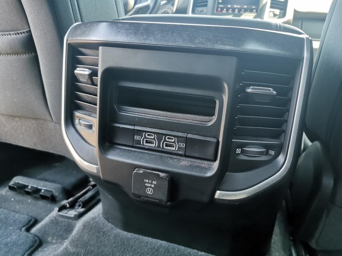 RAM 1500 2021 — photo 10