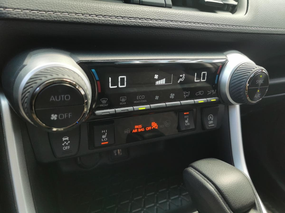 Toyota RAV4 2024 — photo 18