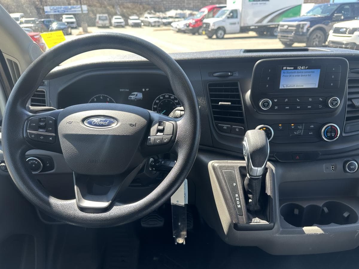 Ford Transit Cargo Van 2022 — photo 13