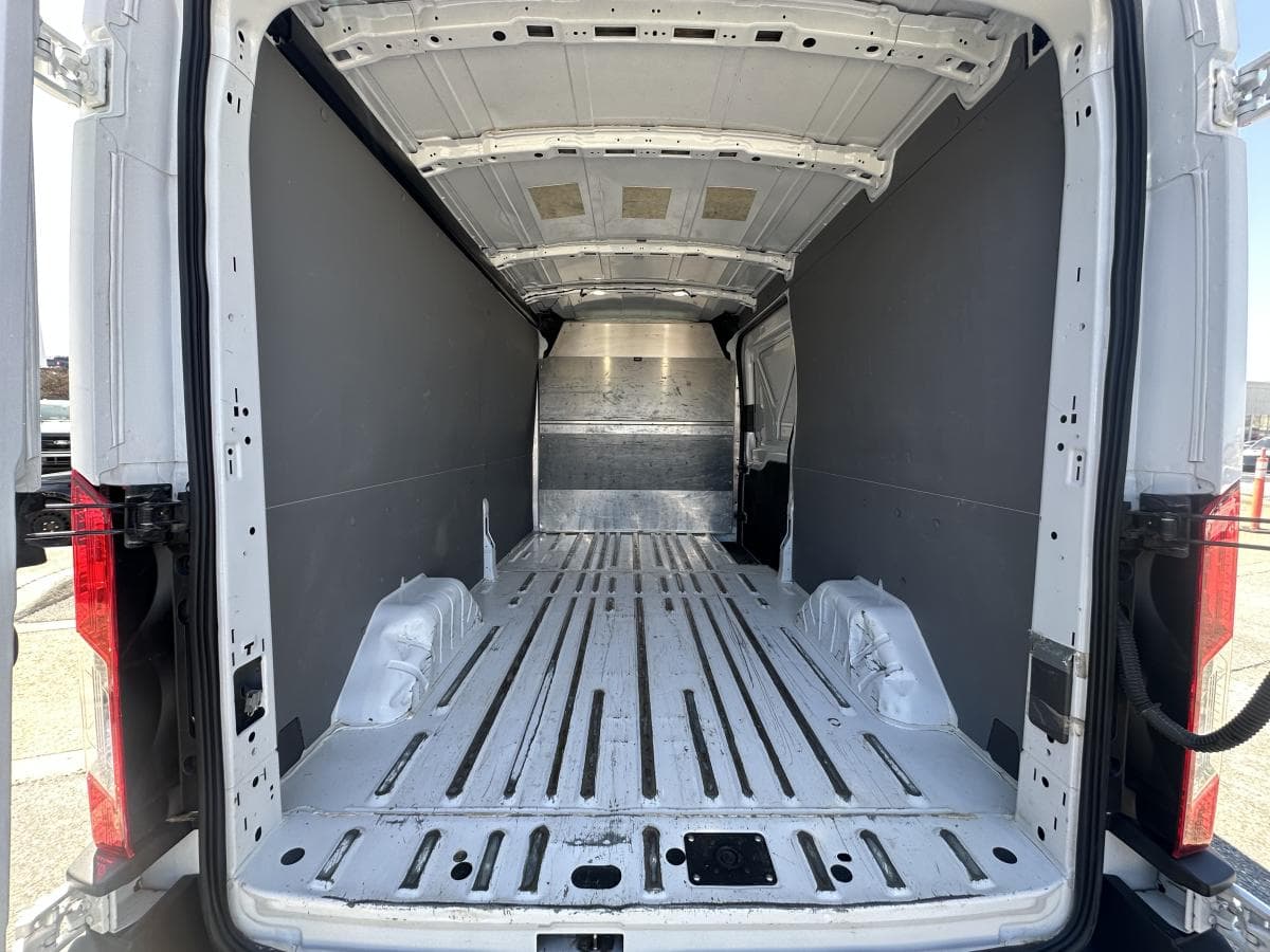 Ford Transit Cargo Van 2022 — photo 7