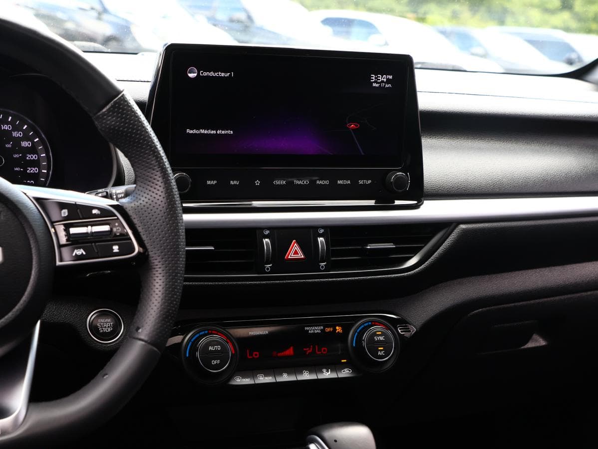 Kia Forte 2022 — photo 15