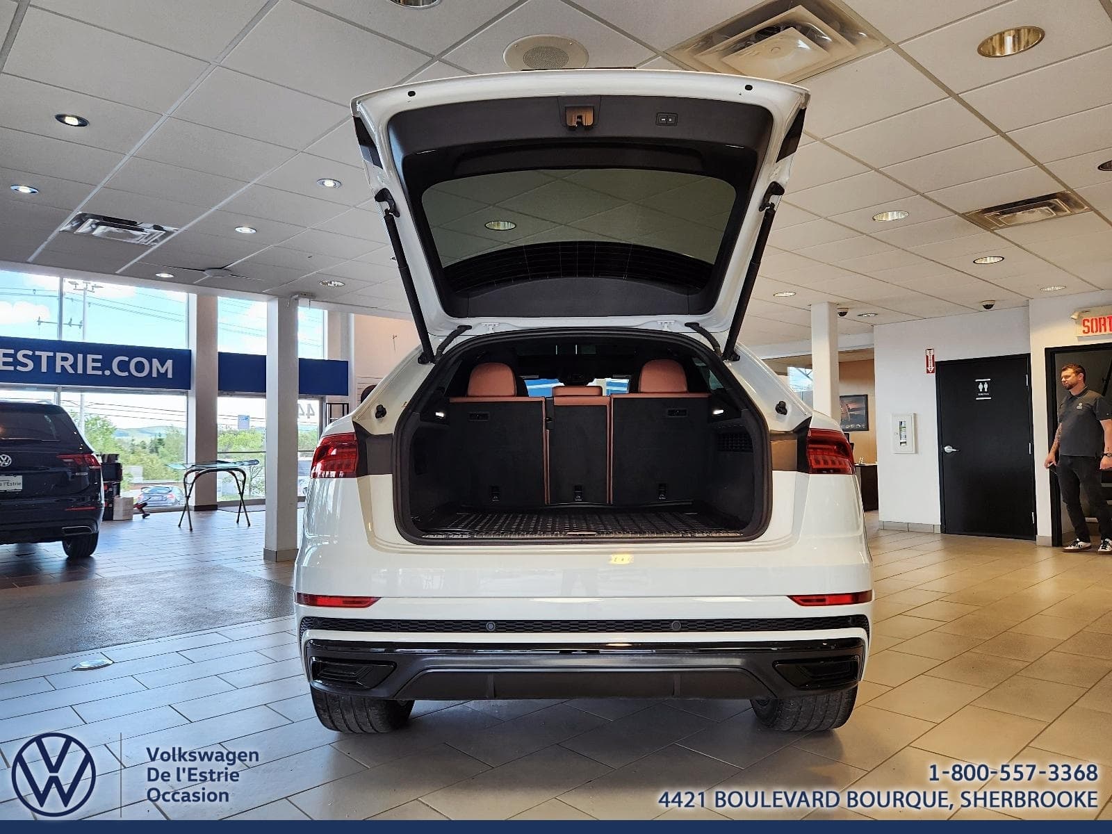 Audi Q8 2023 — photo 8