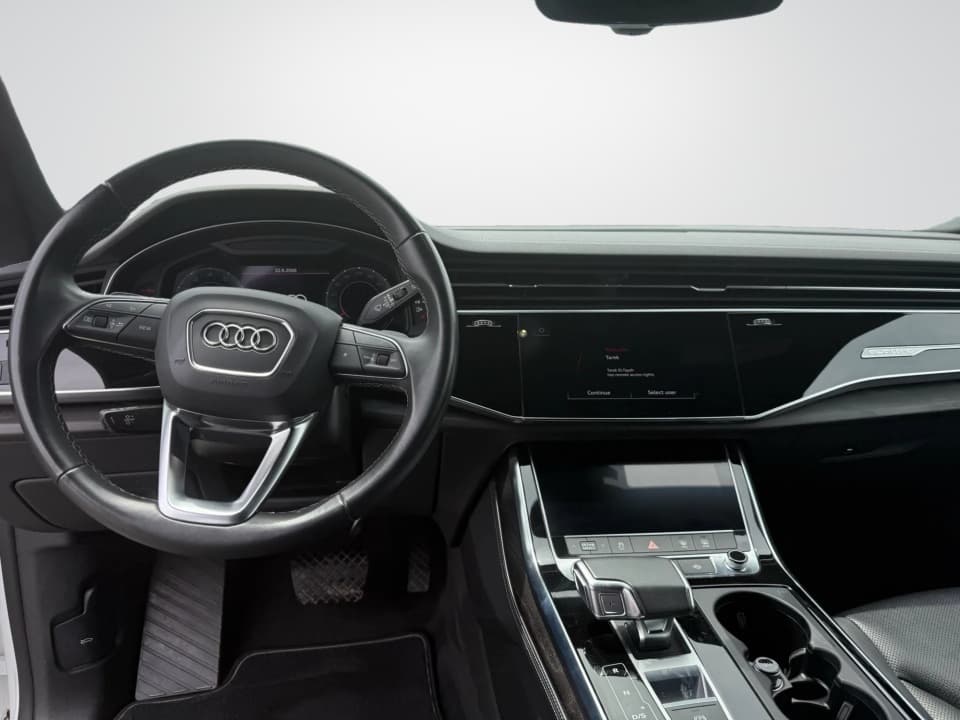 Audi Q8 2023 — photo 11