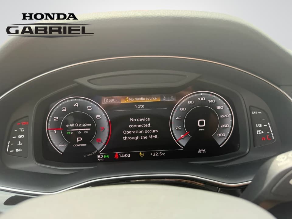 Audi Q8 2023 — photo 16