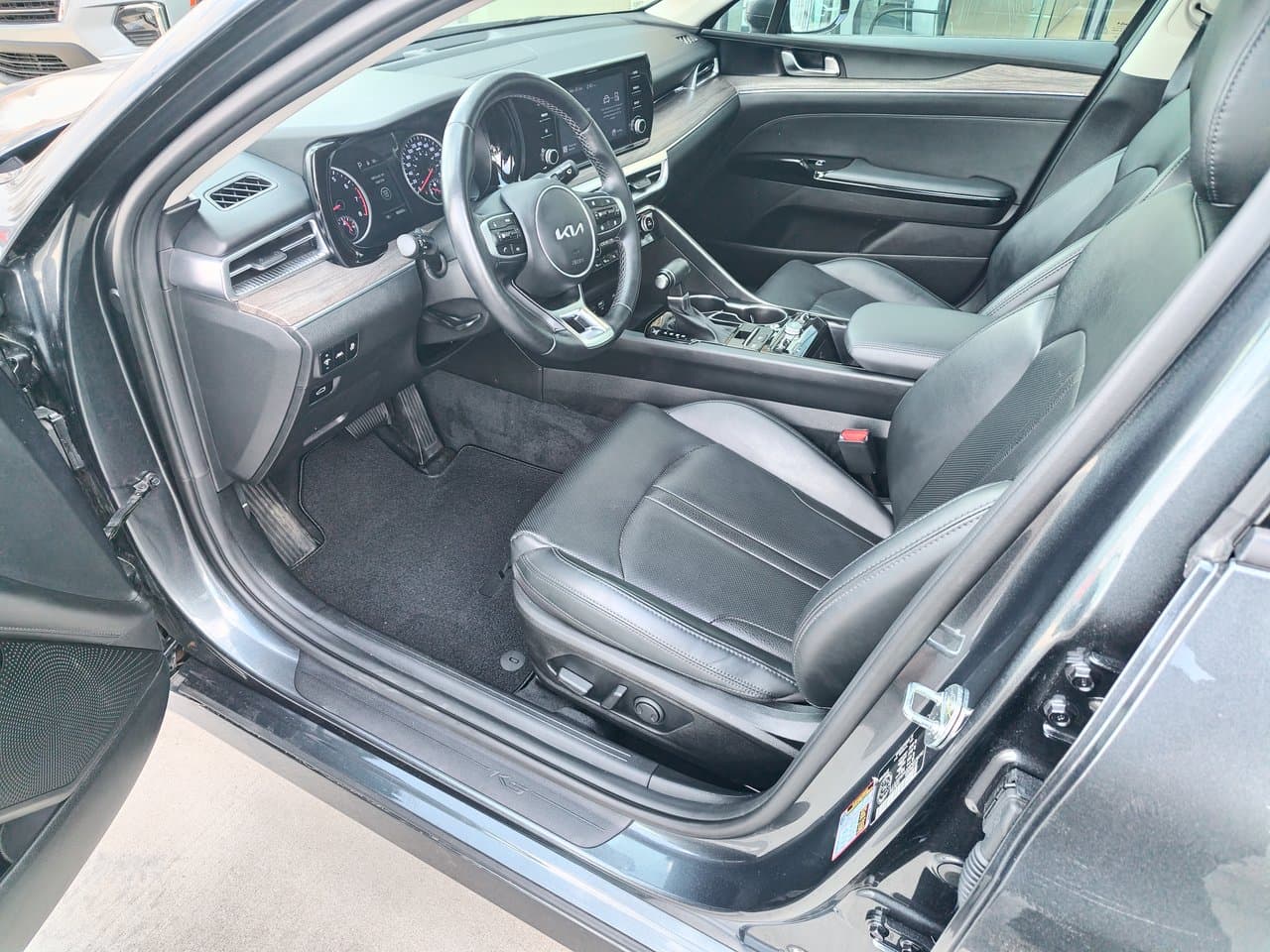 Kia K5 2023 — photo 8