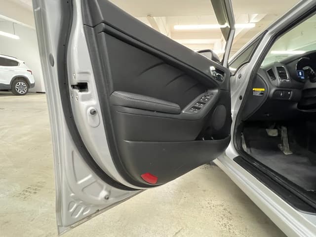 Kia Forte 2017 — photo 18