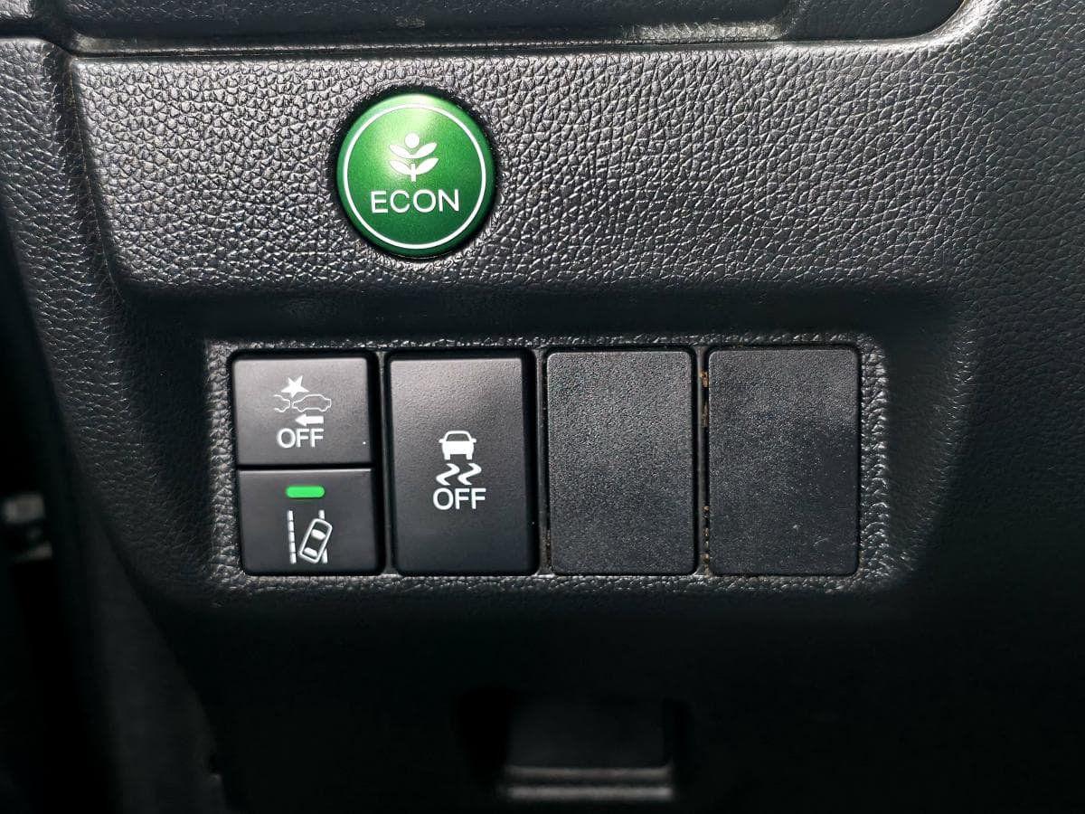 Honda Fit 2018 — photo 15