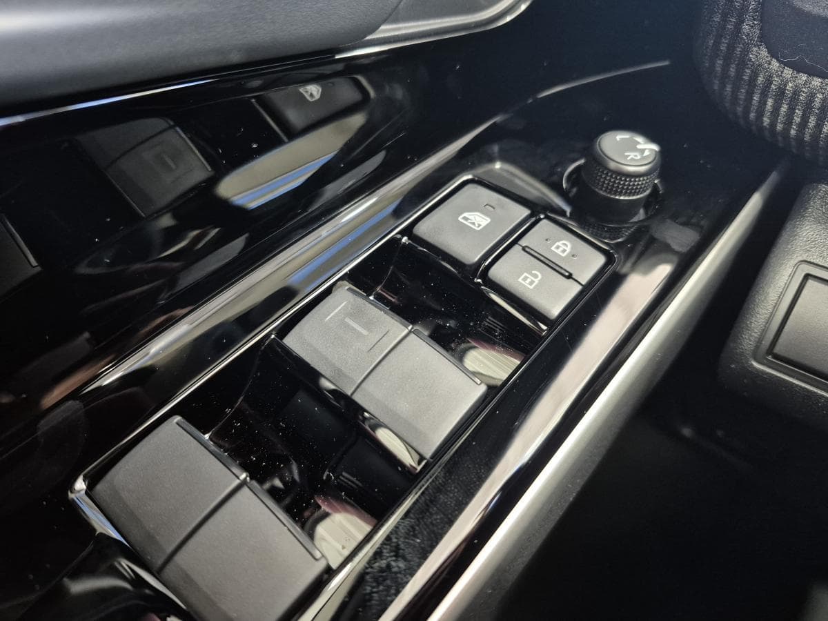 Toyota bZ 2025 — photo 8