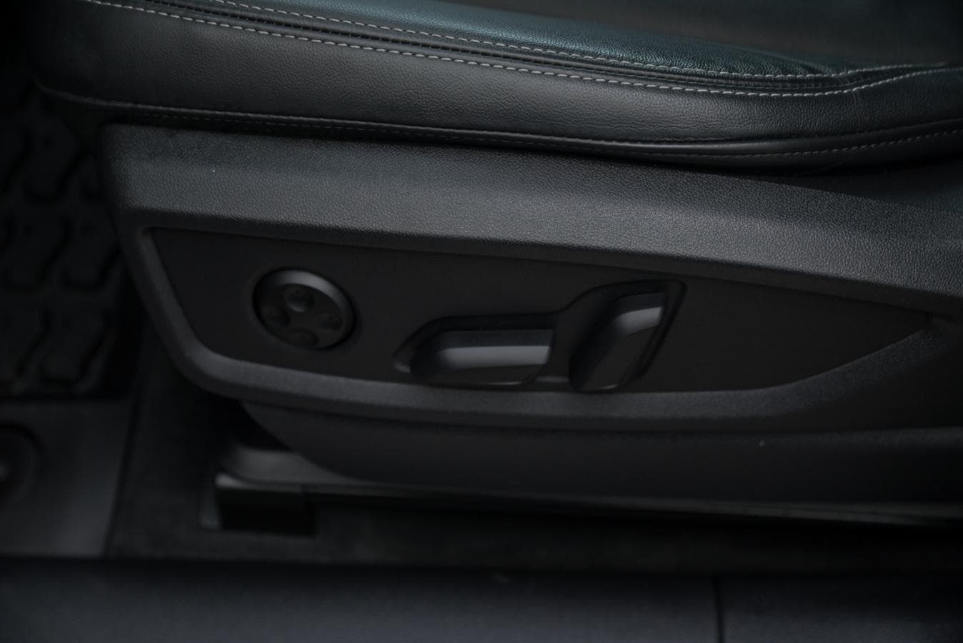 Audi Q5 2023 — photo 13