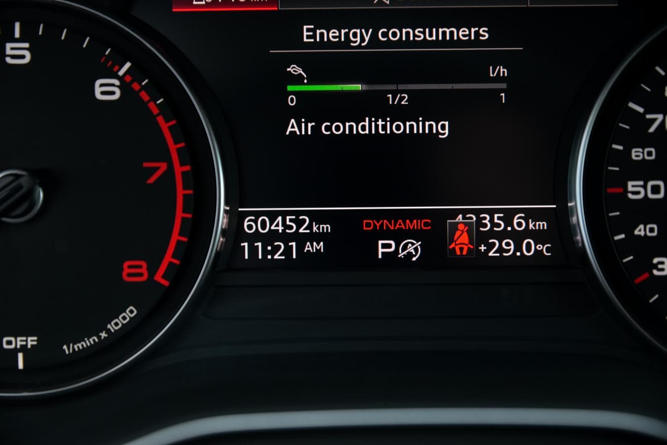 Audi Q5 2023 — photo 18