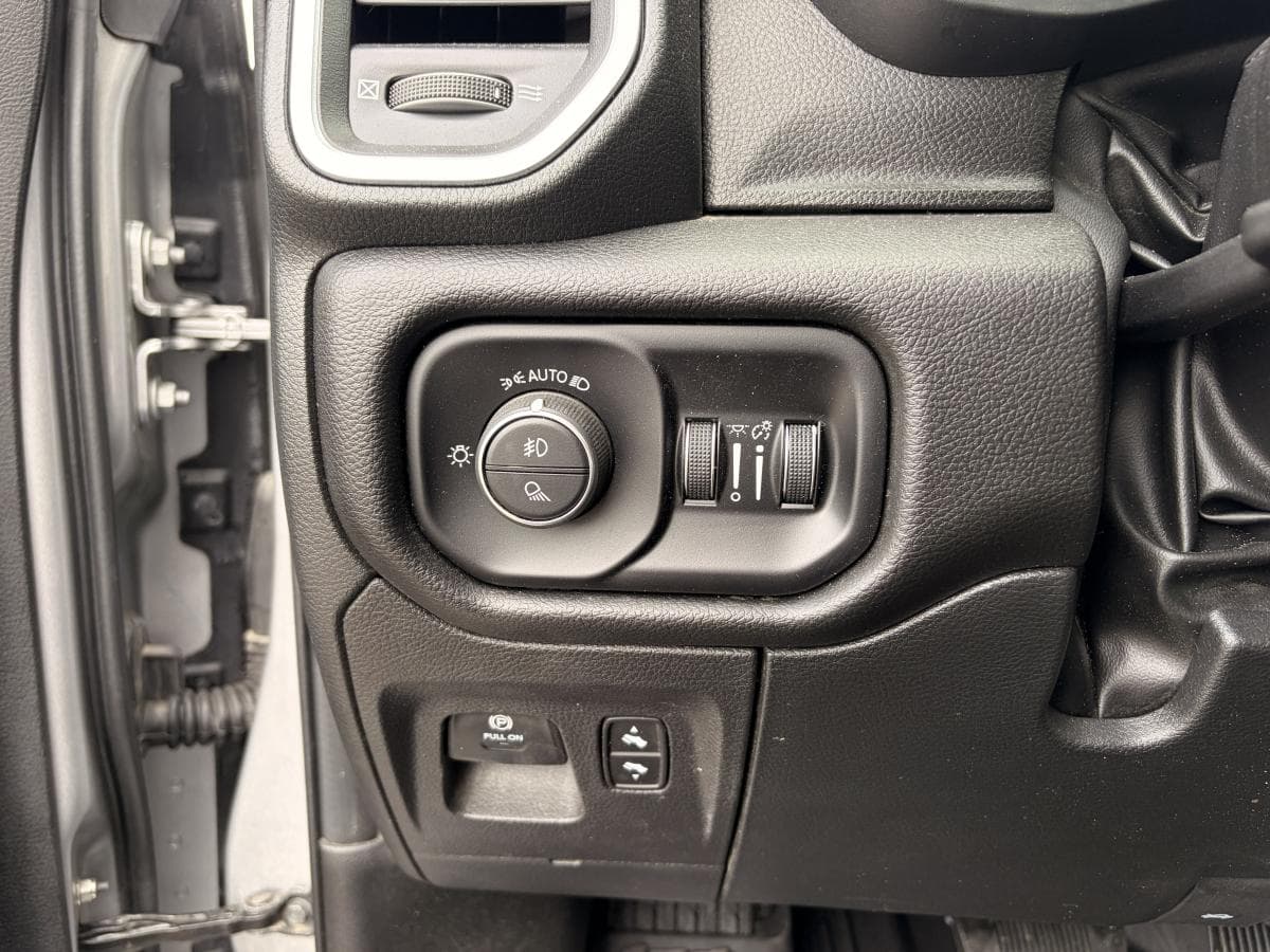 RAM 1500 2025 — photo 20