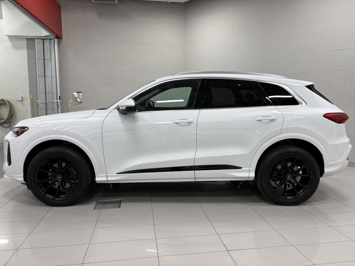 Audi Q5 2025 — photo 2